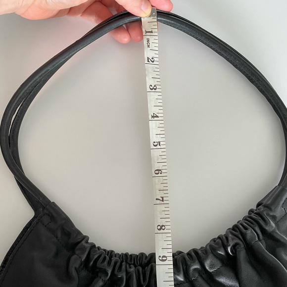 Gucci vintage black leather shoulder bag - Picture 4 of 10